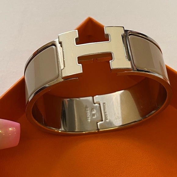 ❌SOLD❌NIB Authentic Hermès Le bracelet H - Picture 2 of 3